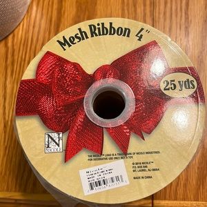 25 yards of White mess ribbon 4” new